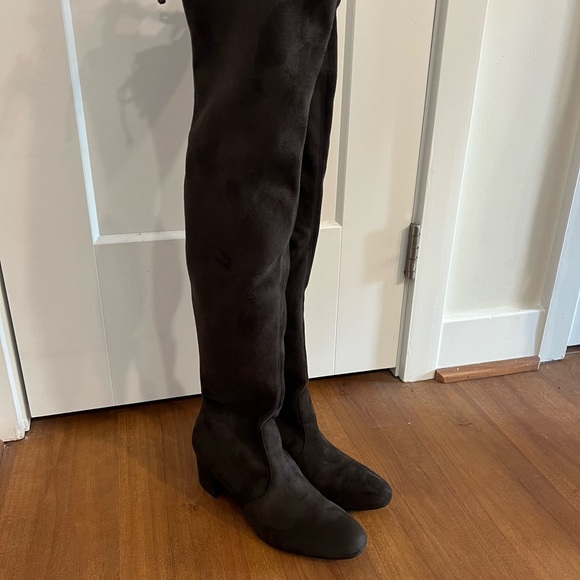 Stuart Weitzman Genna Suede Boots NWT - Picture 9 of 13